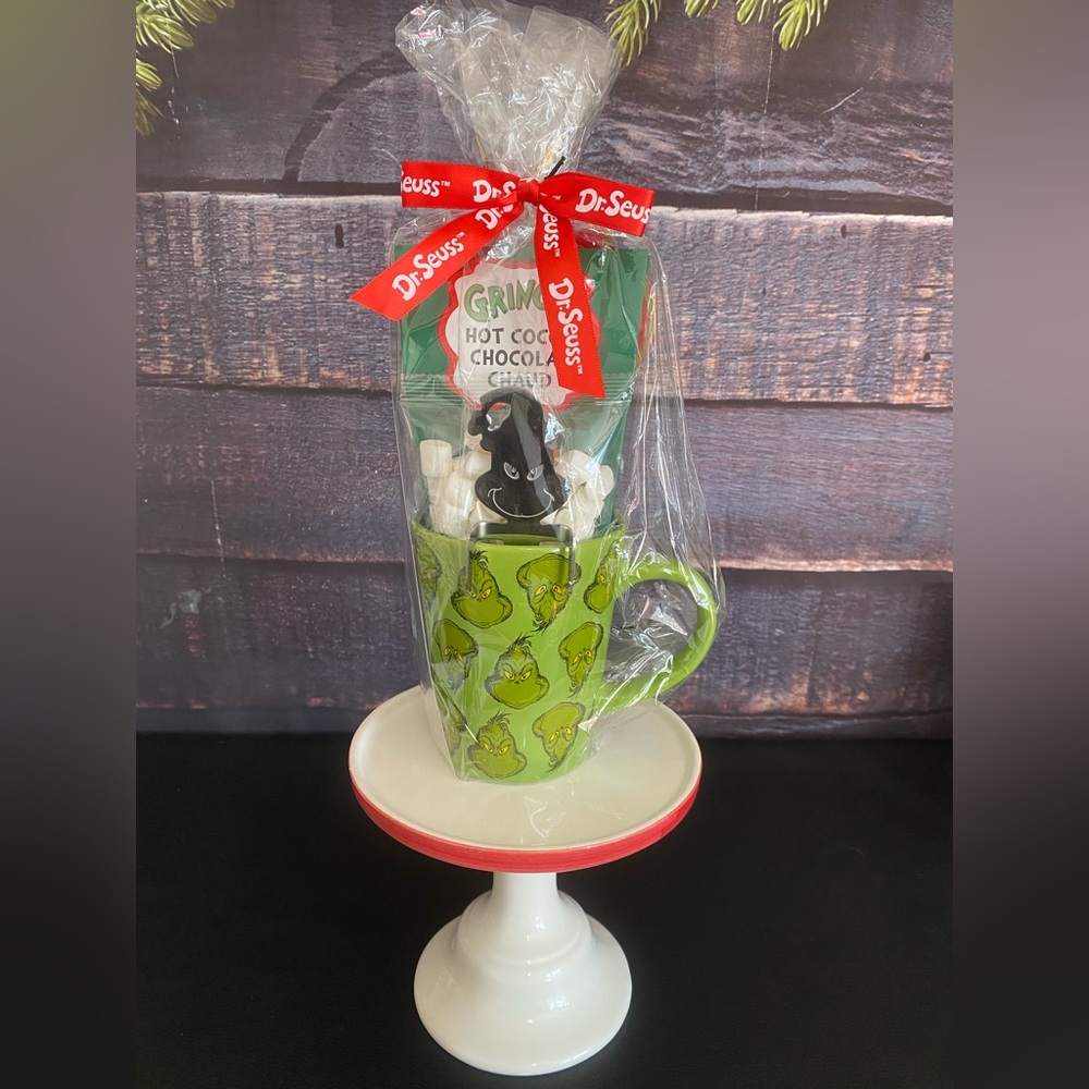 Dr. Seuss The Grinch Hot Cocoa & Stir Buddy Mug Gift Set (expired)